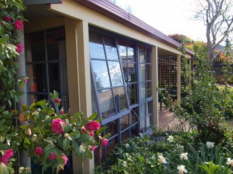 Bright Highland Valley Cottages - Geraldton Accommodation 1