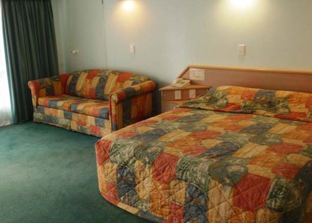 Runaway Bay QLD Geraldton Accommodation