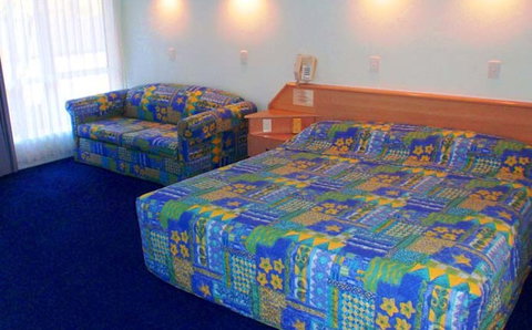 Runaway Bay Motor Inn - Geraldton Accommodation 2