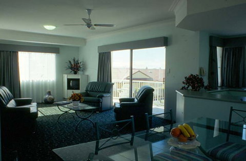 Runaway Bay Motor Inn - Geraldton Accommodation 4