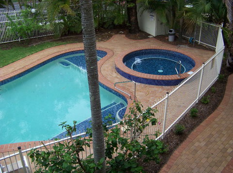 Old Burleigh Court Holiday Apartments - Geraldton Accommodation 1