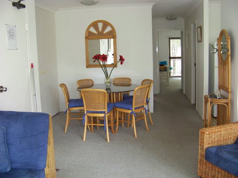 Old Burleigh Court Holiday Apartments - Geraldton Accommodation 2