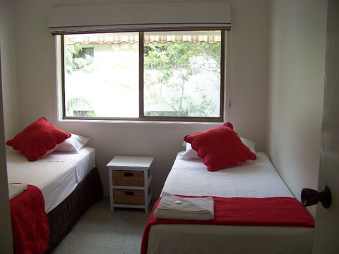 Old Burleigh Court Holiday Apartments - Geraldton Accommodation 3