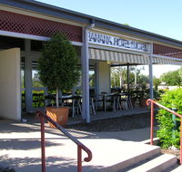 Banana Hotel Motel - Geraldton Accommodation