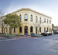 College Lawn Hotel - Geraldton Accommodation