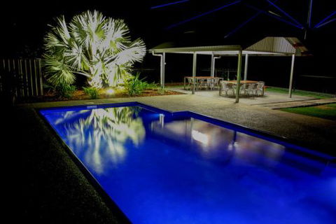 Barcaldine Motel & Villas - Geraldton Accommodation 0
