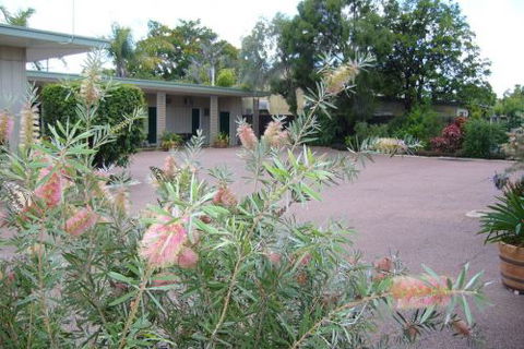 Barcaldine Motel & Villas - Geraldton Accommodation 2