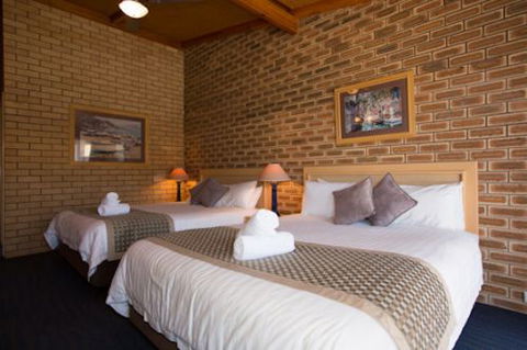 The Town House Motor Inn - Sundowner Goondiwindi - Geraldton Accommodation 0