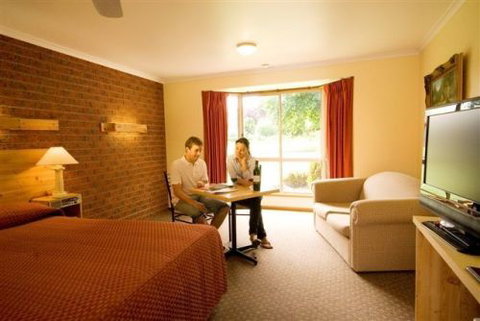 AAt 28 GOLDSMITH(Golden Chain Motel) - Geraldton Accommodation 0
