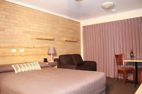 AAt 28 GOLDSMITH(Golden Chain Motel) - Geraldton Accommodation 1
