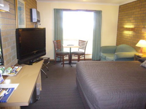 AAt 28 GOLDSMITH(Golden Chain Motel) - Geraldton Accommodation 2