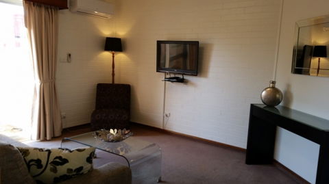 Cousins Motor Inn - Geraldton Accommodation 15
