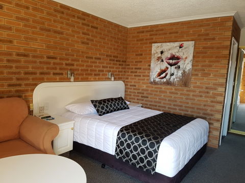 Cousins Motor Inn - Geraldton Accommodation 7