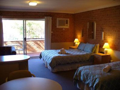 Huskisson Beach Motel - Geraldton Accommodation 1