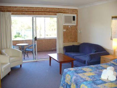 Huskisson Beach Motel - Geraldton Accommodation 3