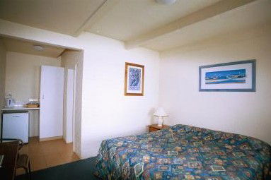 Beach House Mollymook - Geraldton Accommodation 4