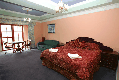 Hatchers Manor - Geraldton Accommodation 0