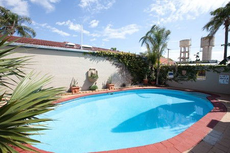 The Town House Motor Inn - Sundowner Goondiwindi - Geraldton Accommodation 1