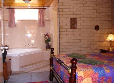 Lake Front Motel - Geraldton Accommodation 4