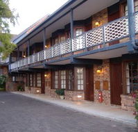 Montville Mountain Inn - Geraldton Accommodation