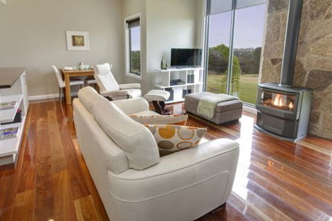 Stonetryst Spa Villas - Geraldton Accommodation 1