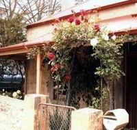 Bluebird Cottage - Geraldton Accommodation