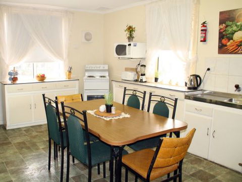 Executive Holiday Rental - Geraldton Accommodation 4
