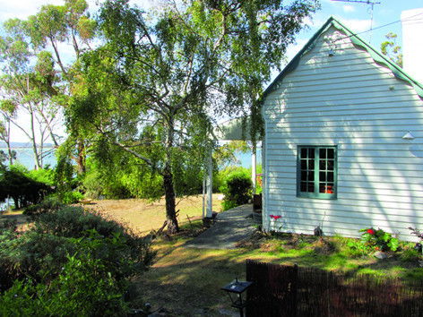 VARUNA - Geraldton Accommodation 6