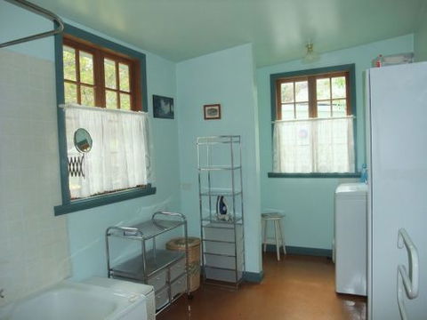 VARUNA - Geraldton Accommodation 8