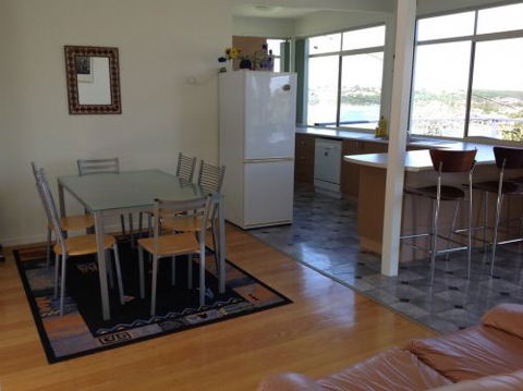 Merimbula Holiday Rentals - Geraldton Accommodation 4