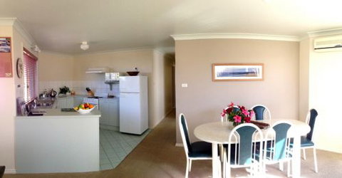 Captain's Quarters - Geraldton Accommodation 8