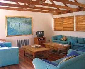 Kent Gardens Holiday House - Geraldton Accommodation 0