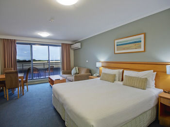 Oaks Waterfront Resort - The Entrance - Geraldton Accommodation 16