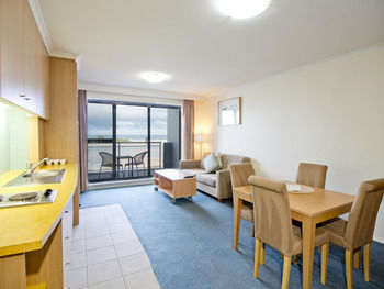 Oaks Waterfront Resort - The Entrance - Geraldton Accommodation 30