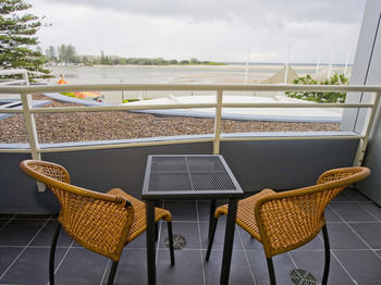 Oaks Waterfront Resort - The Entrance - Geraldton Accommodation 32