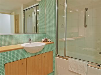 Oaks Waterfront Resort - The Entrance - Geraldton Accommodation 2