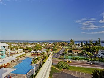 Oaks Waterfront Resort - The Entrance - Geraldton Accommodation 5