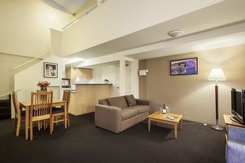 APX Parramatta - Geraldton Accommodation 10