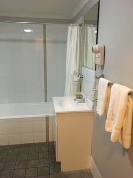 Waldorf The Entrance Serviced Apartments - Geraldton Accommodation 8