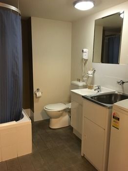 Waldorf The Entrance Serviced Apartments - Geraldton Accommodation 9
