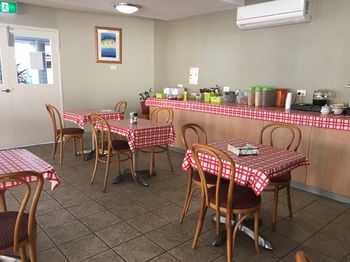 Waldorf The Entrance Serviced Apartments - Geraldton Accommodation 17