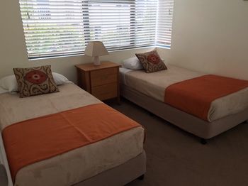 Santorini Twin Waters - Geraldton Accommodation 32