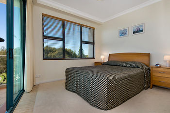 Santorini Twin Waters - Geraldton Accommodation 36