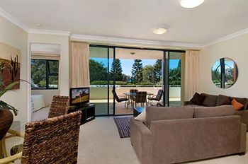 Santorini Twin Waters - Geraldton Accommodation 0