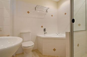 Santorini Twin Waters - Geraldton Accommodation 17