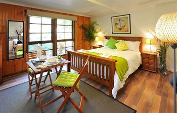 Holly Lodge - Geraldton Accommodation 1