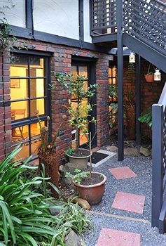 Holly Lodge - Geraldton Accommodation 5