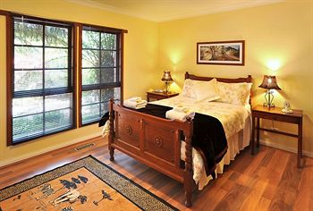 Holly Lodge - Geraldton Accommodation 16