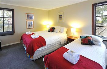 Holly Lodge - Geraldton Accommodation 21