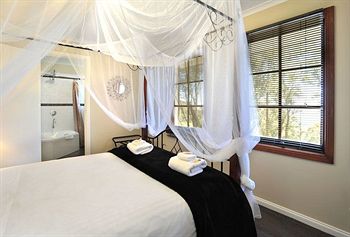 Holly Lodge - Geraldton Accommodation 22